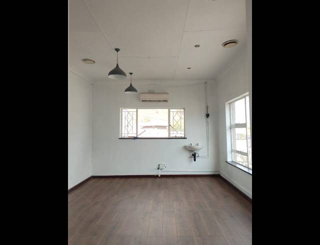 BUSINESS PROPERTY TO RENT IN GLENANDA